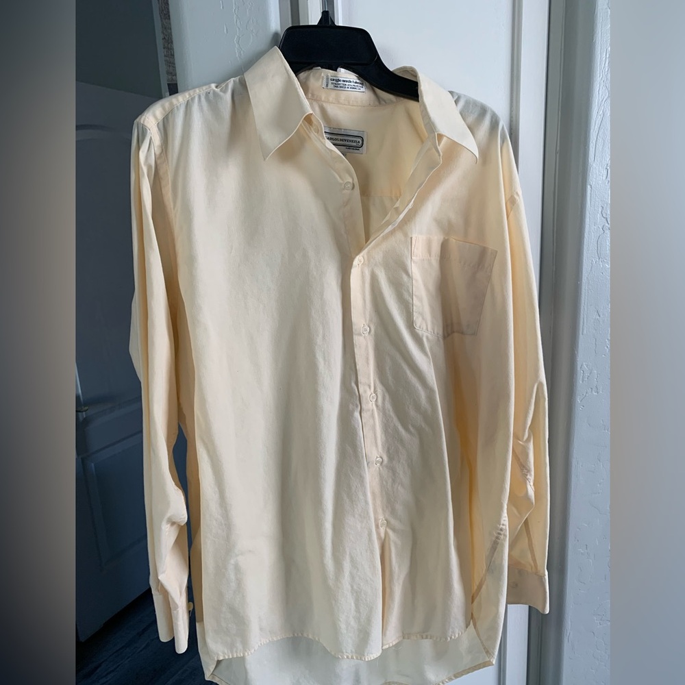Men’s large button down long sleeve shirt. 16.5” neck, 34/35 inch sleeves.